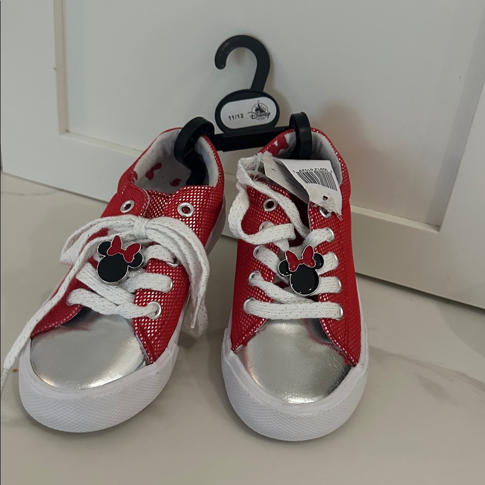 NWT Disney Minnie Mouse Girls Shiny Sneaker Shoes